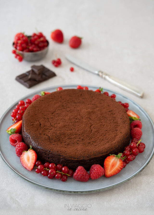Torta al cioccolato fondente senza farina Torta al cioccolato fondente senza farina