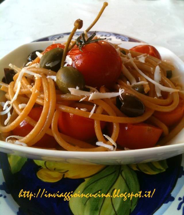 Spaghetti con sughetto siciliano