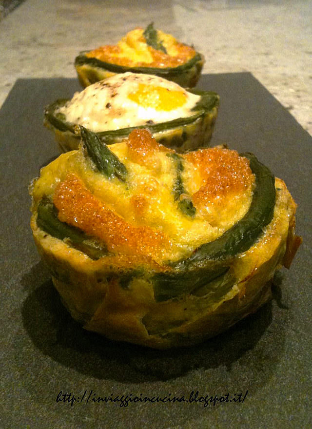 uova con asparagi in due versioni uova con asparagi in due versioni