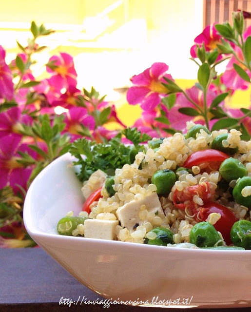 Quinoa tiepida con piselli, fagiolini e tofu Quinoa tiepida con piselli, fagiolini e tofu