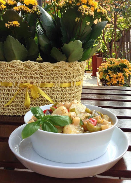 Minestrone con peperoni e melanzane