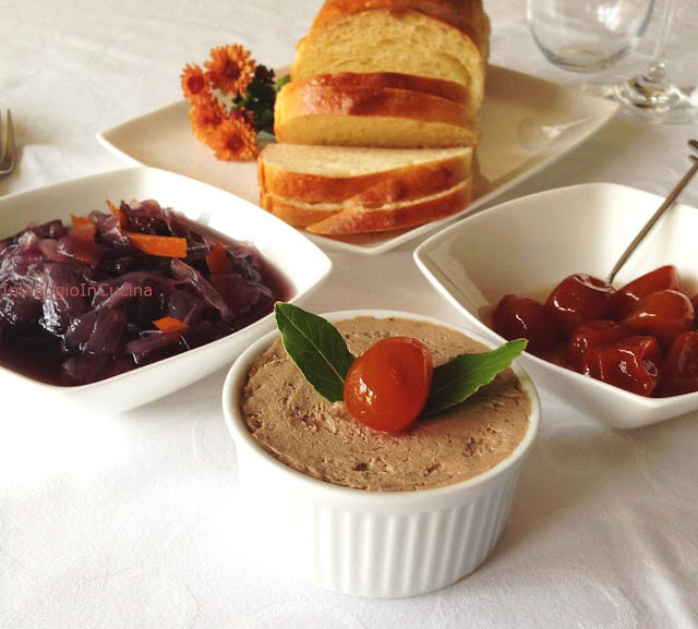 Terrina di patè di fegato di vitello con mostarda di mandarino