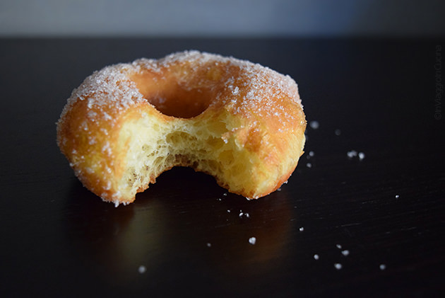 Ciambella fritta con morso Ciambella fritta con morso