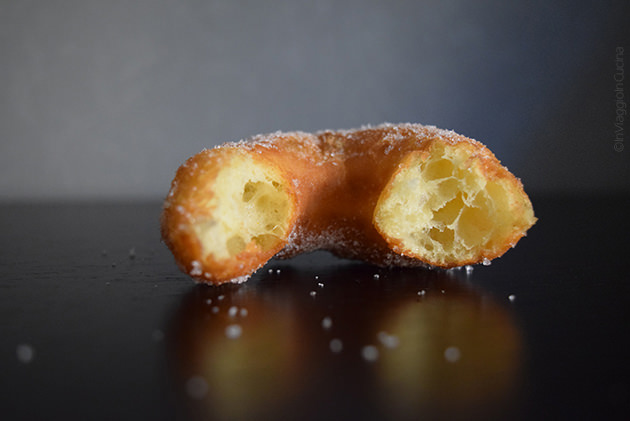 Ciambella fritta a metà Ciambella fritta a metà