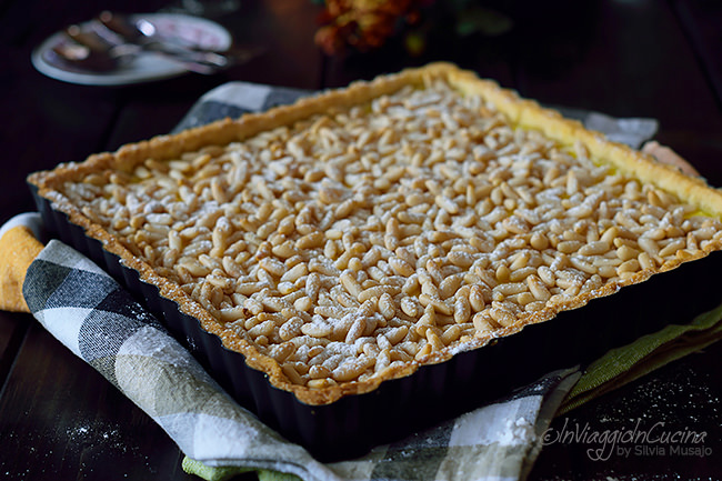Torta della nonna con frolla ai pinoli