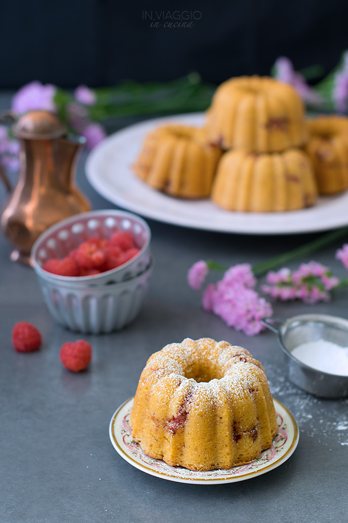 vegan ring-shaped cakes