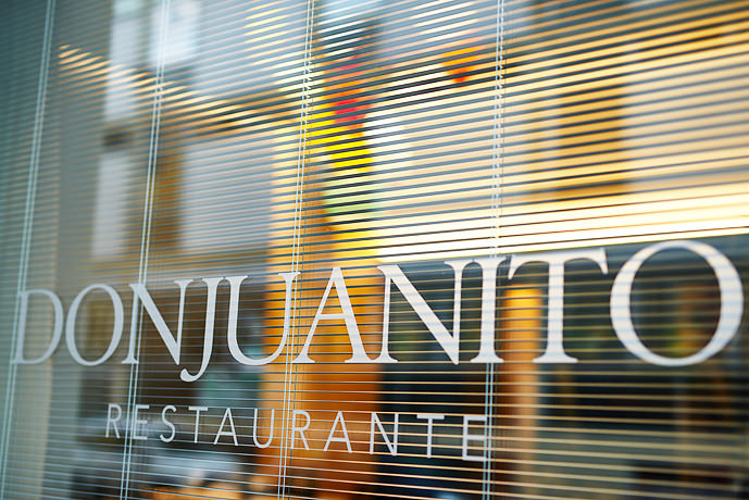 Vetrina Don Juanito Restaurante