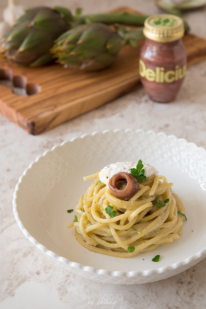 Spaghetti with artichoke cream