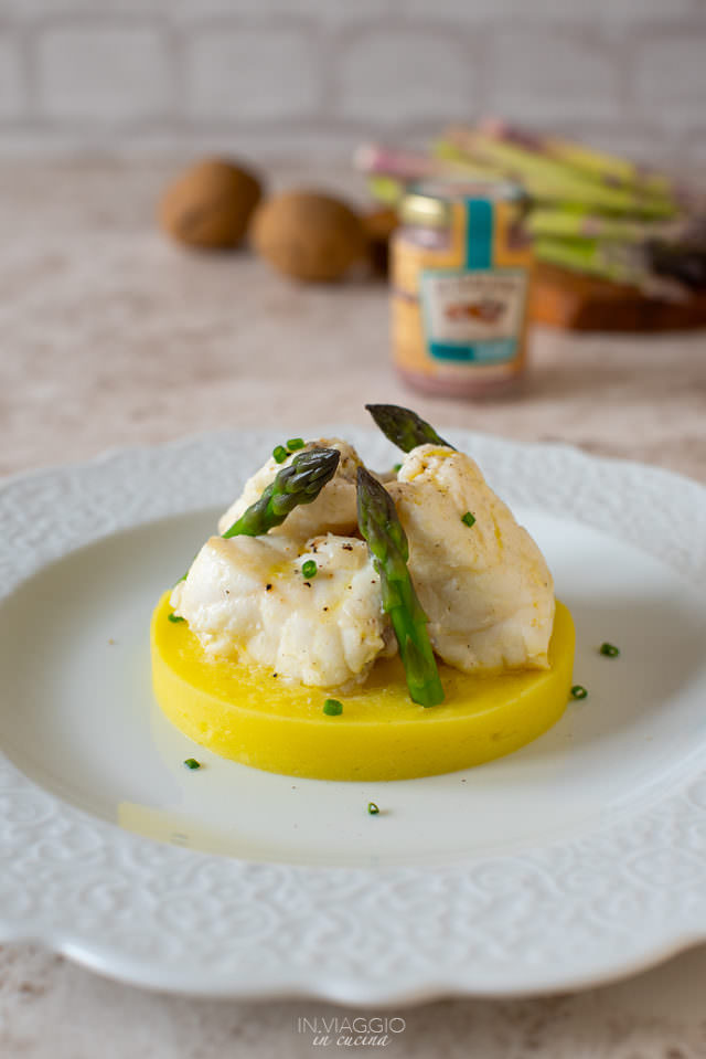 coda di rospo con asparagi e purè di patate leggero