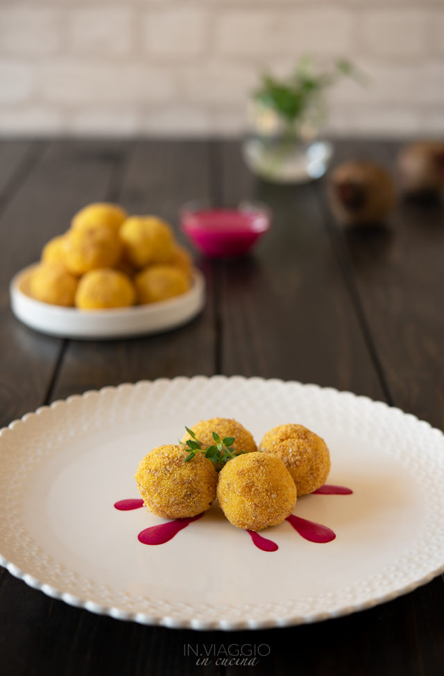Fish balls with yogurt and beetroot sauce Fish balls with yogurt and beetroot sauce