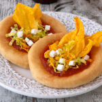 Fried mini pizzas with courgette flowers and salted ricotta Fried mini pizzas with courgette flowers and salted ricotta