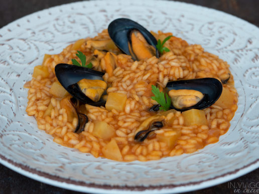 Red risotto with mussels and potatoes Red risotto with mussels and potatoes