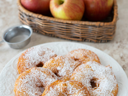 Apple fritters Apple fritters