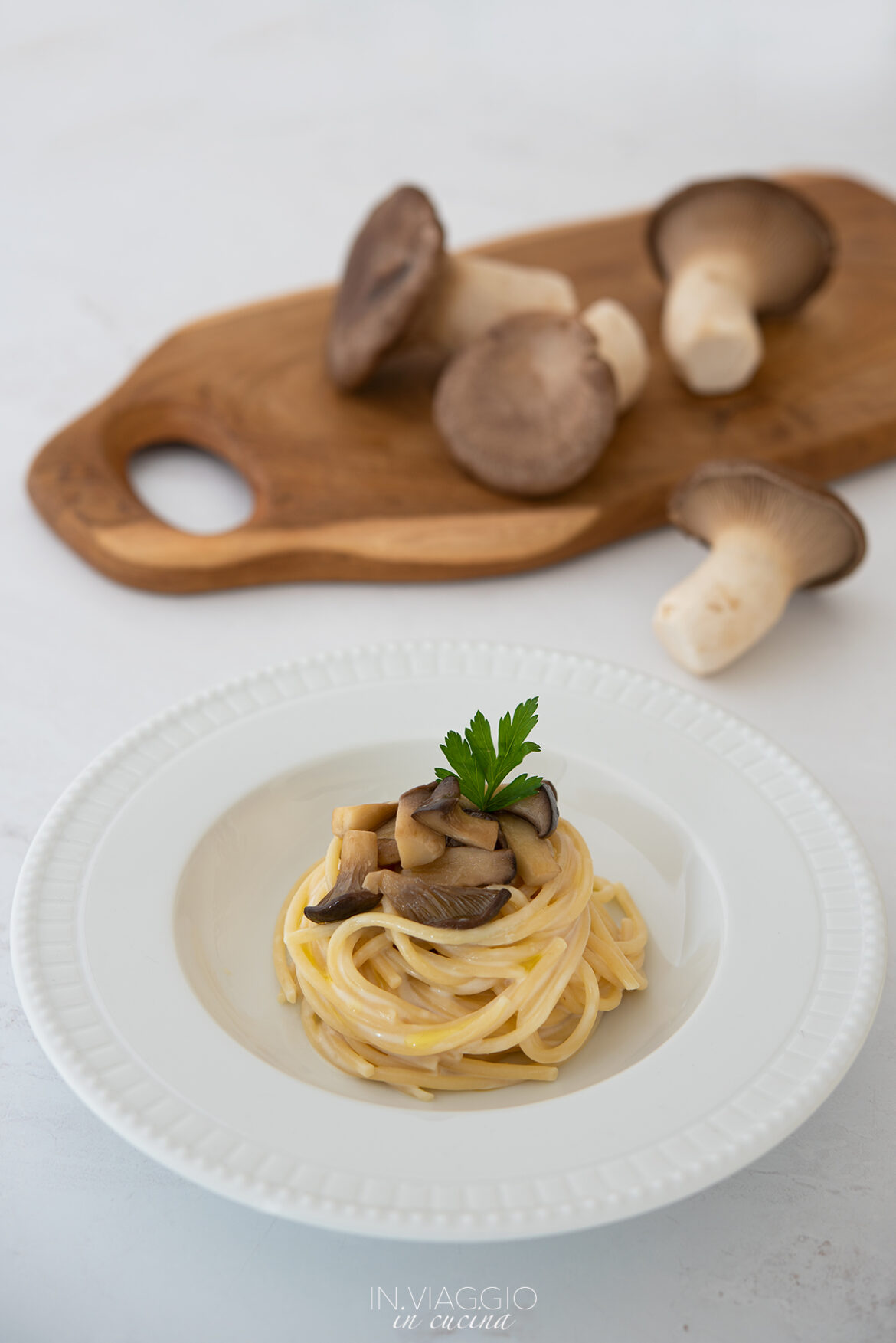 spaghetti con taleggio e funghi 