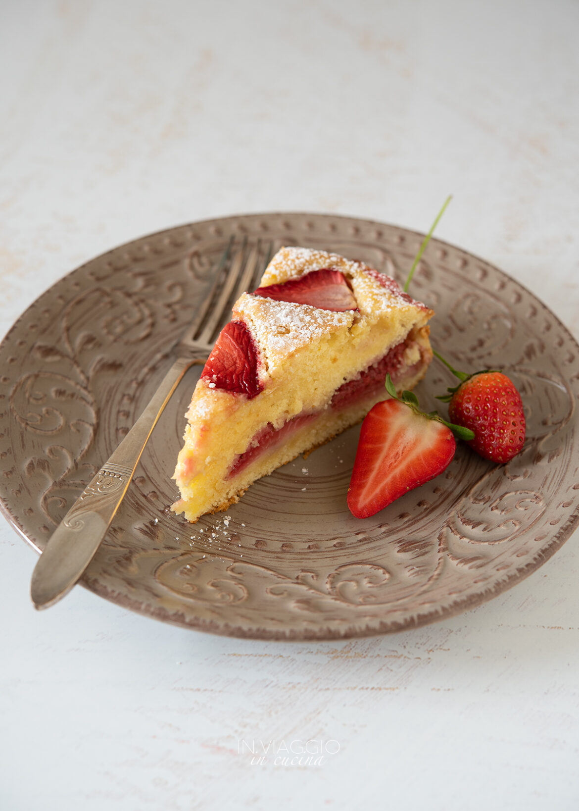 fetta di torta alle fragole e limone fetta di torta alle fragole e limone